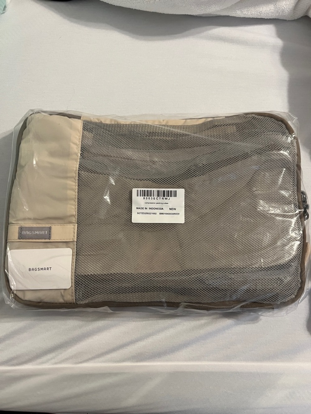 Bagsmart Compression Packing Cubes in Nude/Beige